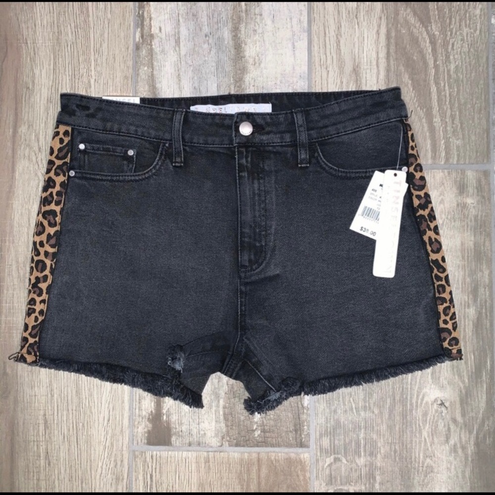 TINSELTOWN Shorts Black Leopard Trim Raw Hem 13